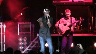 Darius Rucker Covers "God Lover Her" by Toby Keith at NYS Fair on August 30, 2009
