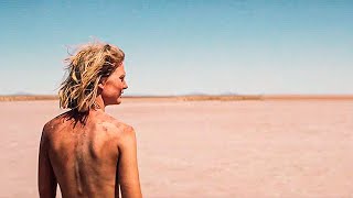 Туристка застряла в пустыне на 127 дней где одежда плавится от жары, без еды и воды