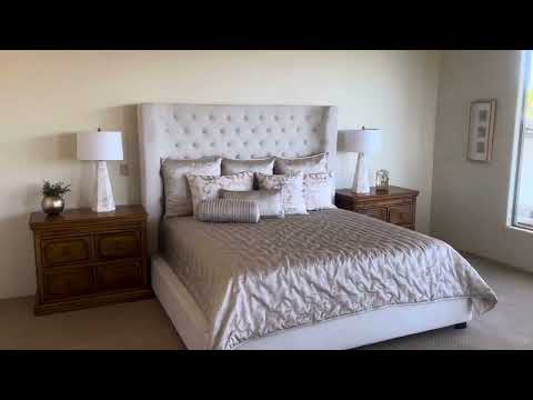 Calle Brillante Townhome in Skyline CC - New Listing!