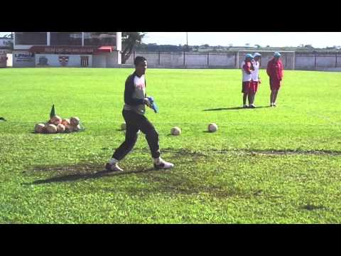 vídeos goleiro Rogério, Linense, dia 2 de junho de 2013