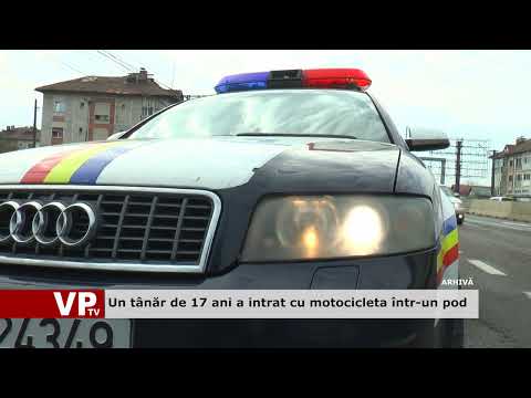 Un tânăr de 17 ani a intrat cu motocicleta într-un pod