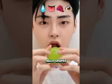 Eat Emoticons In Order 💧🍇 #shorts #seungbini #emoticons