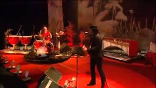 The White Stripes - Glastonbury 2005 - 01 Dead Leaves And The Dirty Ground