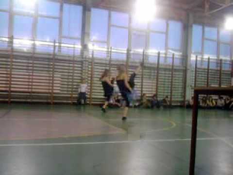 Żory . SP 17 konkurs taneczny " The sister of destruction "