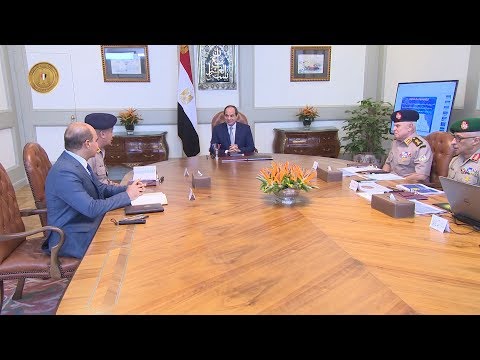 الرئيس يطمئن على جاهزية القوات المسلحة خلال اجتماعه مع وزير الدفاع ورئيس الأركان