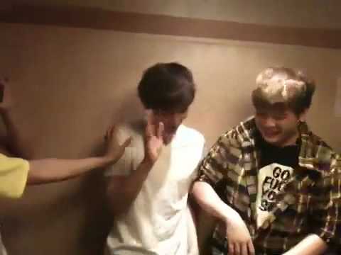 [HeenimTwitVid] 100725 Super Junior playing scissor paper stone 2/2