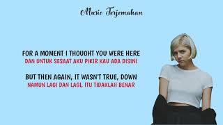 Download lagu Aurora - Runaway Terjemahan Indonesia mp3