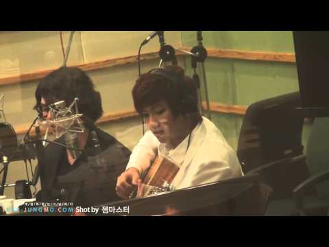 [Fancam] 110707 Sukira Jungmo on guitar & Heechul Singing