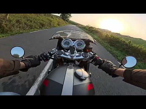 Triumph Thruxton RS pure sound