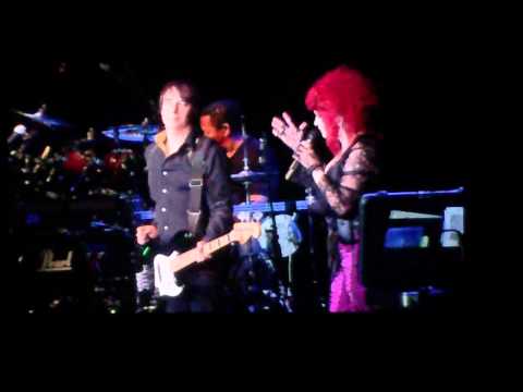 CYNDI LAUPER 2010 Band Intro