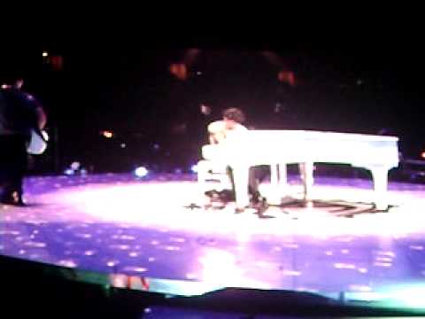 JB Concert New Cowboys Stadium 2009- Kevin's Guitar Spin and Some of Much Better