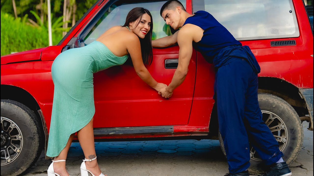 Hijas malcriadas humillan a su padre por un auto y reciben una dura lección