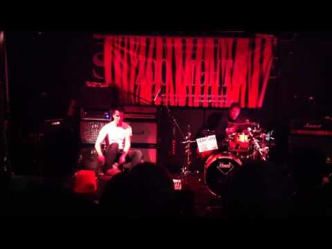 iDrum playing at The Bull in Colchester  December 2012