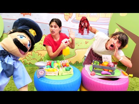 Greengrocer game! Ayşe VS Ümit. Who will sell more? Girl video