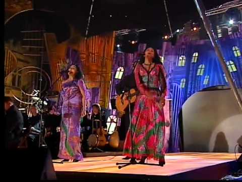 Radda Erdenko&Leonsia Erdenko singing a song " jivopistsy",Живописцы +79255070023