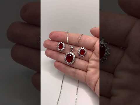 Подарок девушке набор "Рубиновый овал" серьги и кулон с цирконами в серебристой оправе в бархатной коробочке - фото 2 - id-p2465874457