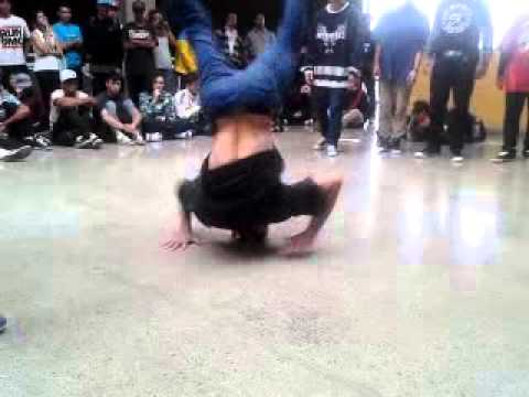 Soul Old School Estilo Biológico vs. No Money Fellaz - Batalha das Gangs 2012