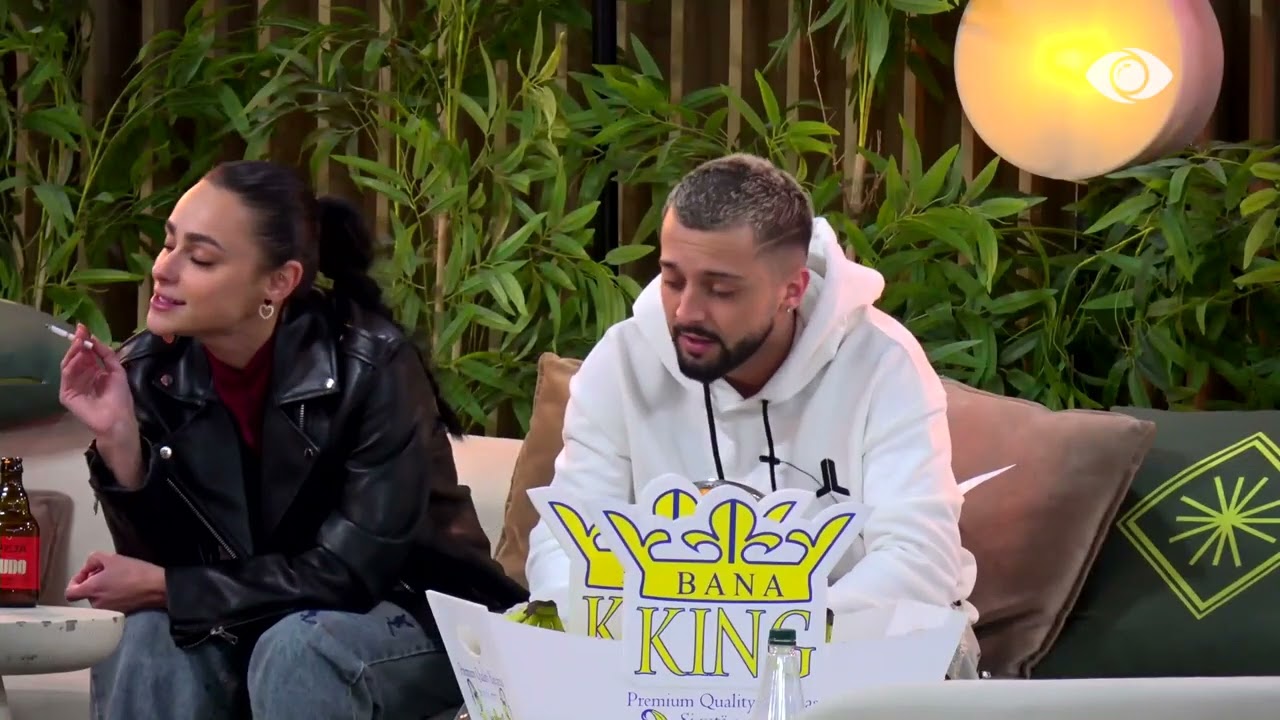 Vijojnë momentet e bukura në shtëpi teksa banorët këndojnë