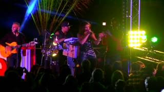 Belle Perez - El Mundo Bailando (live bij Q)