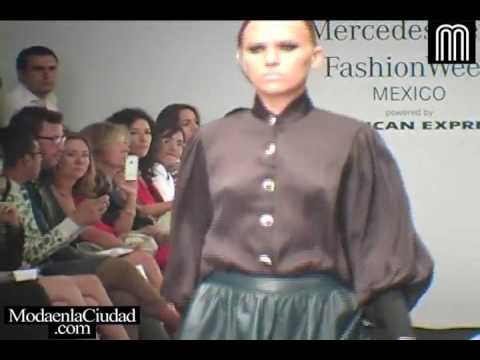 Mercedes-Benz Fashion Week México O/I 2013-14 | Desfile Alexia Ulibarri - 1 | www.ModaenlaCiudad.com