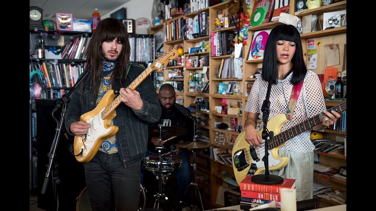 Khruangbin: NPR Music Tiny Desk Concert - YouTube
