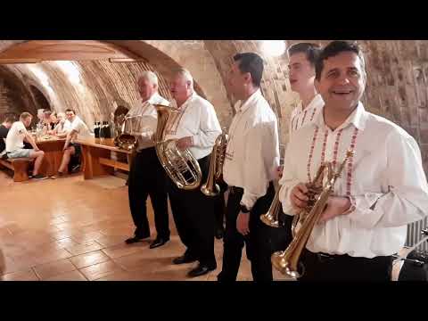 Stribrnanka im Weinkeller -  Kleine Besetzung