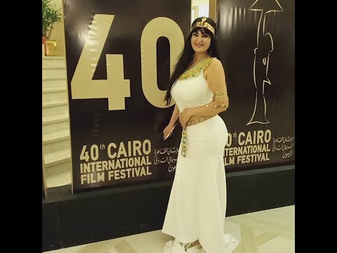 سما المصري بـفستان فرعوني في مهرجان القاهرة السينمائي