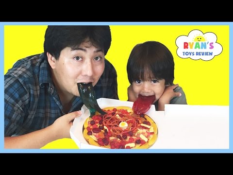 Ryan and Daddy Gummy Pizza Challenge Video