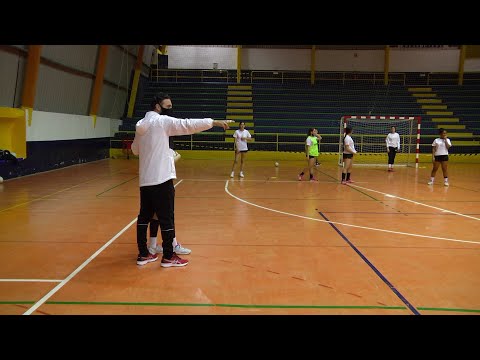 El BM Ramón y Cajal femenino: la juventud en una Liga complicada