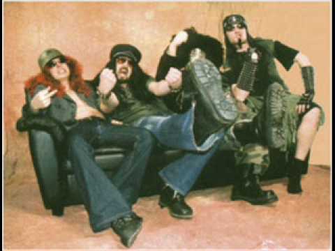 Larharyhmä - Hetki Lyö