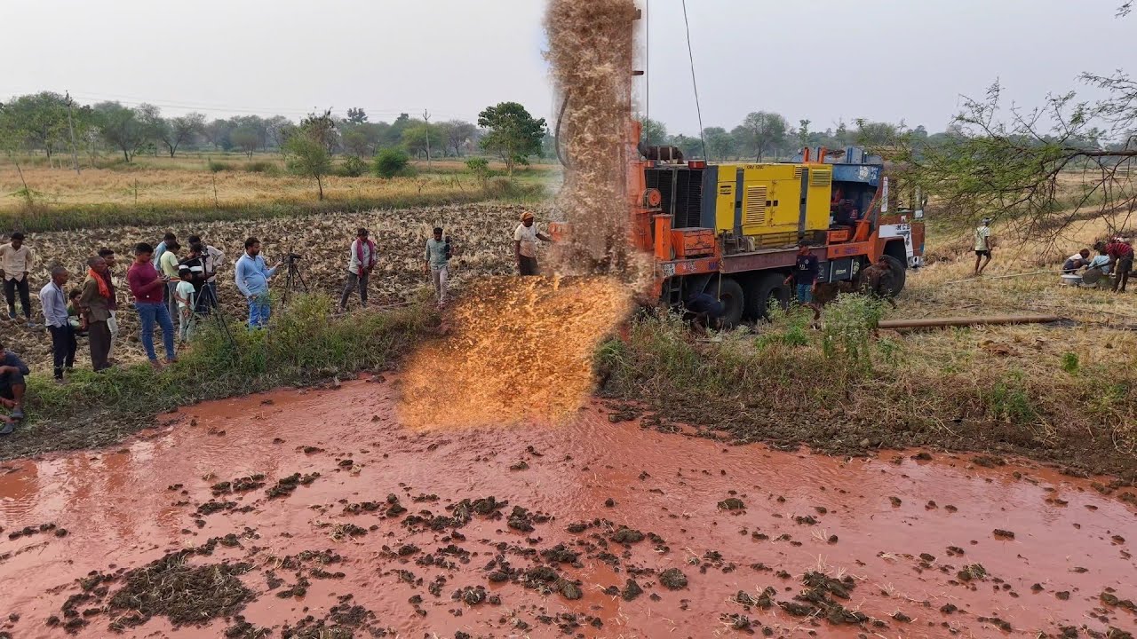 Borewell drilling From Village लाल पत्थर मे 25hp मोटर का पानी गांव Badhhgadhhaa Guru Tubewell World
