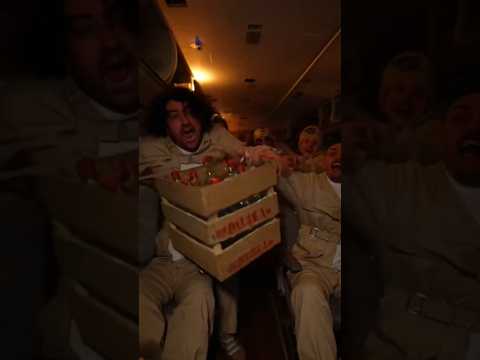 Пилоты везут психов в другой дурдом #юмор #прикол