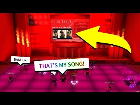 HEARING MY OWN SONG IN A ROBLOX CLUB *HILARIOUS*