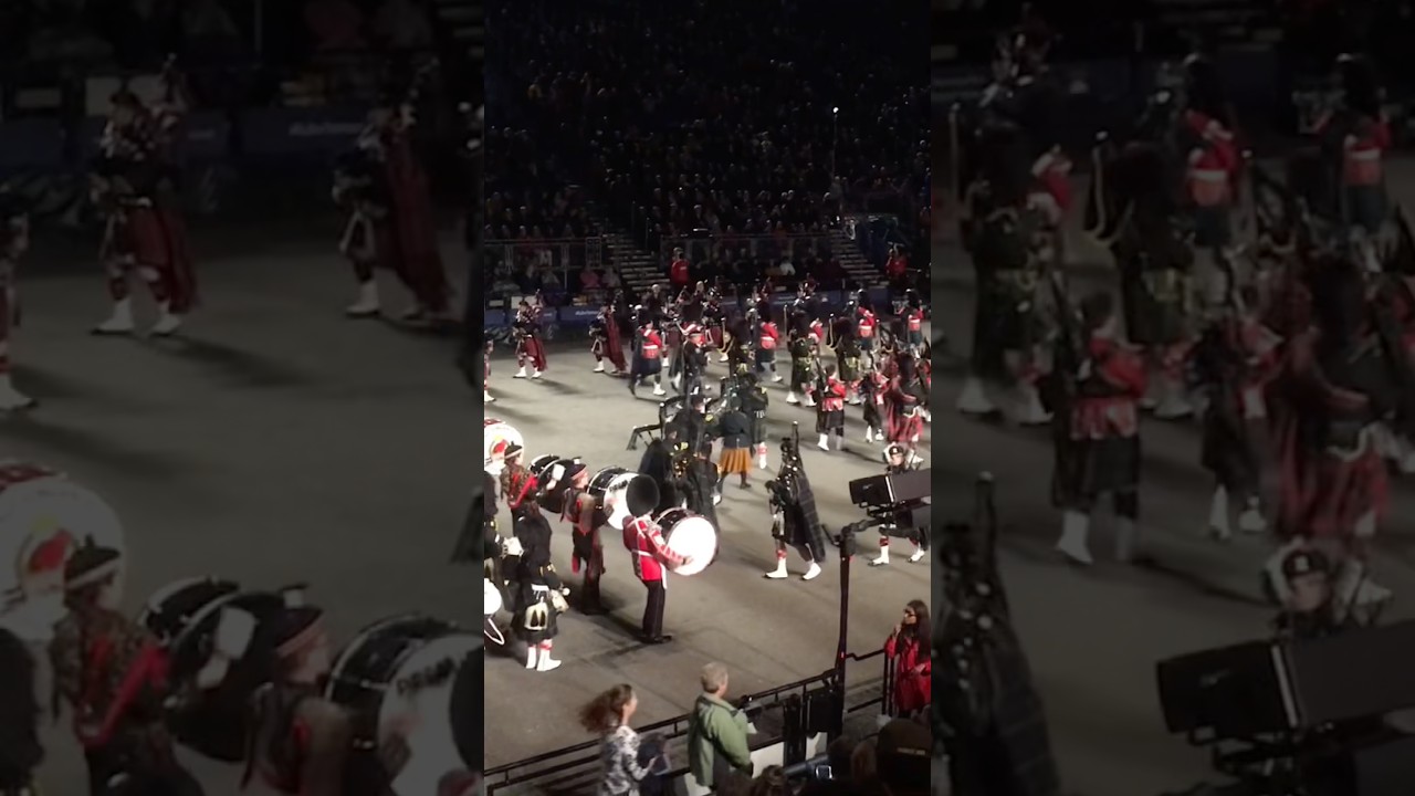 #pipesanddrums Edinburgh Tattoo 2017 #militarytattoo #britishsoldier #armymusic