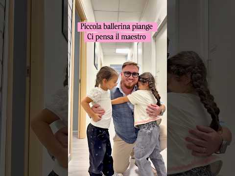 Piccola ballerina piange ci pensa il maestro