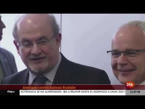 El escritor Salman Rushdie fue apuñalado en el cuello en NuevaYork. El atacante fue detenido