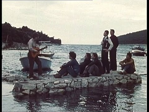 Daleko je misto moje - Klapa Ošjak, Vela Luka i Oliver Dragojević