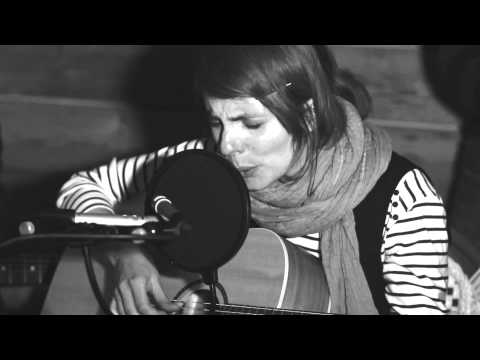 Claudine Muno & The Luna Boots - Monsters (Froggy's Session)