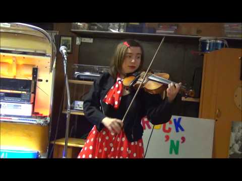 ROCK N ROLL!! Laura Kate performs Runaway - Del Shannon cover