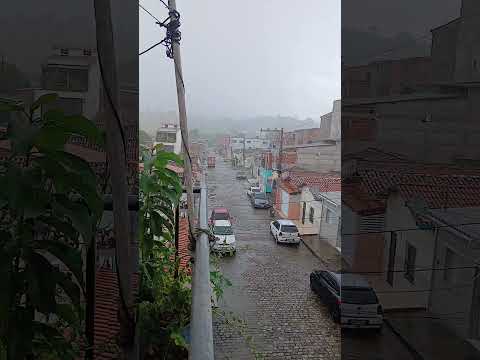 terça feira e chuveu no cacau papai Ubatã sul da Bahia Brasil