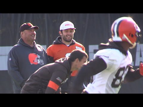 Baker Mayfield sits out practice with injured hip