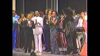 Diana Ross &amp; Patti Labelle - I Wanna Know What Love Is (Live @Apollo Theatre 1985)