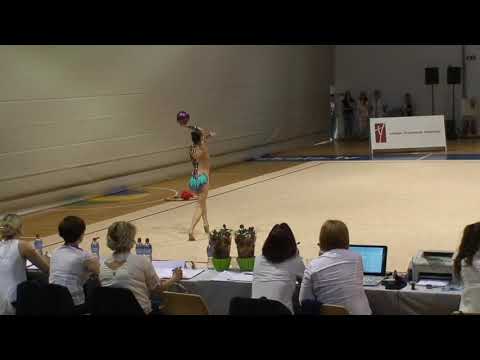 Jekaterina Djomina ball