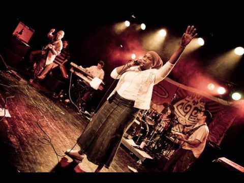 Queen Omega - Love Ya Color