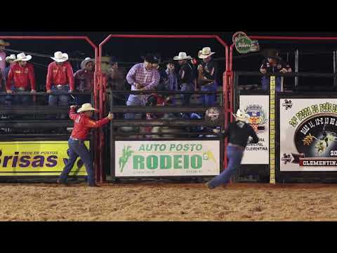 Deus é pai e não padrasto!!! Leonardo Palata passa um grande aperto no Rodeio de Clementina SP 2018