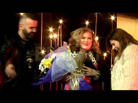 Buna 1/ Violeta Zefi -  Dola me shetit ne bahçe