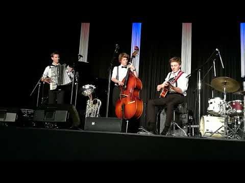 Alexander Weisbecker & Trio  -   Hand in Hand ins Märchenland