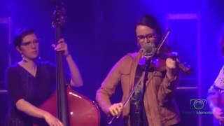 Della Mae  2016-02-19  He's Gonna Marry Me