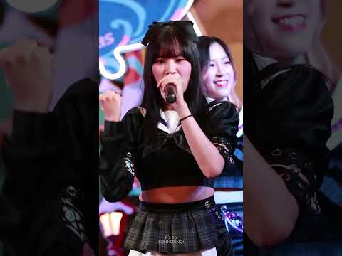 [FanCam] 220101 Miho Siamdream "I Love You" - Gift Fest 2022 @ Terminal21