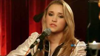 Bài hát What About Me - Nghệ sĩ trình bày Emily Osment